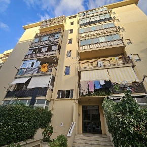 Foto Appartamento in Via Pietro Scaglione 95, Palermo di 107 m² in vendita