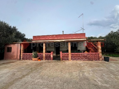 Foto Villa unifamiliare in Via ROTONDELLA 39, Pulsano di 100 m² in vendita