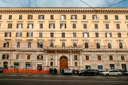 Foto Appartamento in Via Principe Eugenio 60, Roma Esquilino di 130 m²