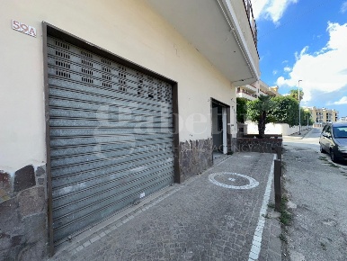 Foto Negozio in Via Adda 59b, Marano di Napoli di 80 m² con 1 locali