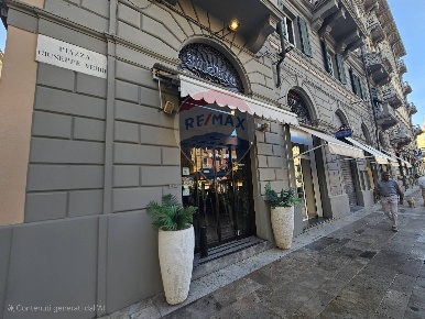 Foto Bar in Piazza giuseppe verdi, La Spezia Centro Storico di 95 m²