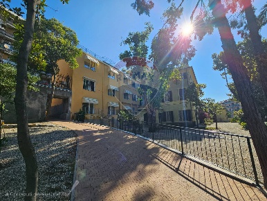 Foto Appartamento in Via Sant'alberto, Genova Sestri Ponente di 213 m²