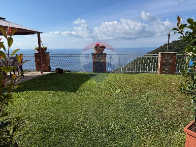 Foto Villa bifamiliare a Recco Megli Alta, Ageno, Faveto di 111 m²