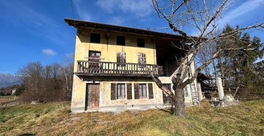 Foto Casa indipendente in via  cansech, Feltre di 250 m² con 6 locali