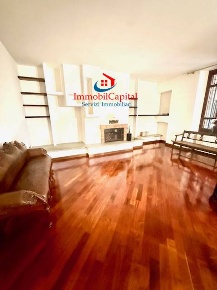 Foto Appartamento in Via 11 Febbraio, Cremona Centro di 238 m² con 8 locali