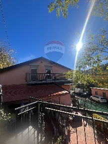 Foto Casa indipendente a Carrodano Carrodano Inferiore di 202 m² in vendita