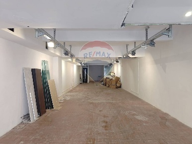 Foto Locale commerciale a Genova Sturla di 131 m² in vendita