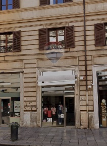Foto Negozio in Via Roma, Palermo Castellammare di 50 m² in affitto
