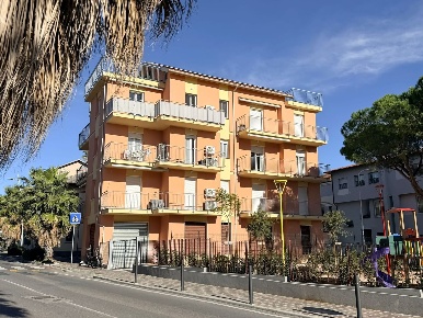 Foto Appartamento in Ai Caduti, San Bartolomeo al Mare Centro di 81 m²