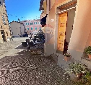 Foto Appartamento a Brugnato Umbertino - 2 Giugno di 104 m² con 5 locali