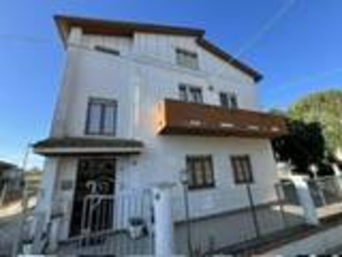 Foto Casa indipendente in Contrada Girola Di Valtenna, Fermo di 400 m²