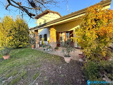 Foto Appartamento in Via Crocetta 31, Rolo Centro di 372 m² con 6 locali