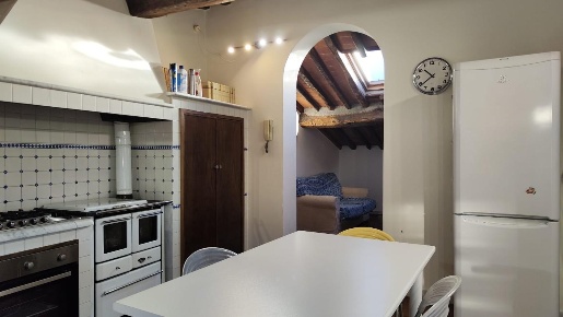 Foto Appartamento a Carrara Centro di 120 m² con 5 locali in affitto