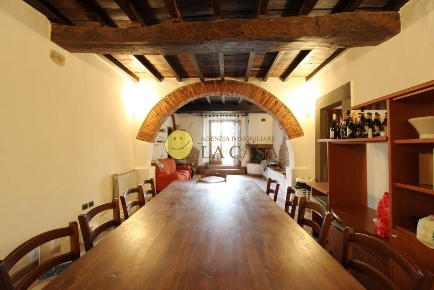 Foto Appartamento a Reggello di 198 m² con 7 locali in vendita