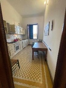 Foto Appartamento a Viareggio Centro di 100 m² con 5 locali in affitto