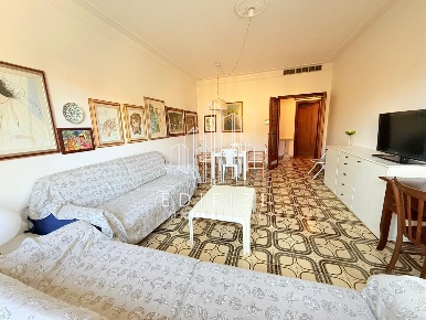 Foto Appartamento a Massa Marina di Massa Centro di 90 m² con 3 locali