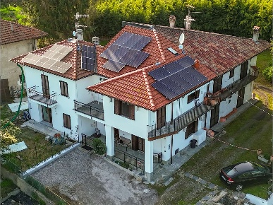 Foto Appartamento in Via Golasecca, Sesto Calende Centro di 115 m²