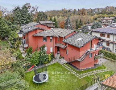 Foto Appartamento in Via Baradello 7, Grandate Centro di 84 m² con 3 locali