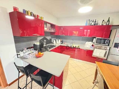 Foto Appartamento a Bedizzole Piazza di 138 m² con 3 locali in vendita