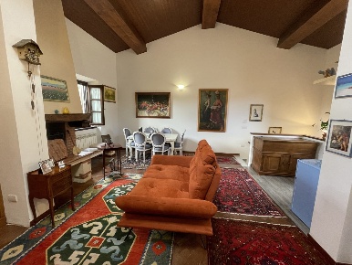 Foto Casa indipendente in via garibalidi, Pietrasanta di 230 m² in vendita