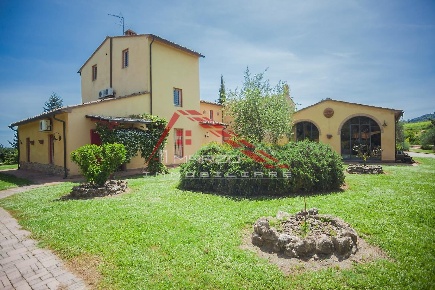 Foto Villa unifamiliare a Casciana Terme Lari Collemontanino di 177 m²