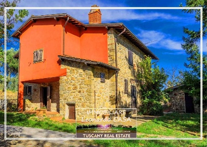 Foto Casale a Uzzano di 200 m² con 10 locali in vendita