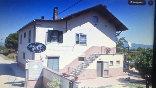 Foto Villa bifamiliare a San Giuliano Terme di 197 m² con 6 locali