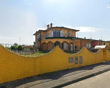 Foto Villa unifamiliare a Sommo di 318 m² con 7 locali in vendita