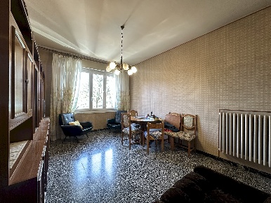 Foto Appartamento in Piazzale B. Michelangelo 13, Imola di 111 m²