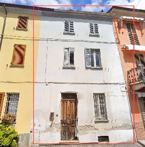 Foto Appartamento in Via Naturani, Retorbido Centro di 92 m² con 4 locali