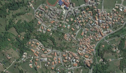 Foto Appartamento in Via Castello, Casazza di 92 m² con 5 locali all'asta