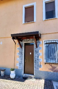 Foto Appartamento in Viale Varese, Binago Centro di 102 m² con 5 locali