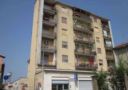 Foto Appartamento in Via Luigi Gioia, Mortara Centro di 90 m² con 6 locali