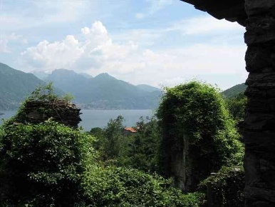 Foto Rustico a Cremia di 2100 m² con 50 locali in vendita