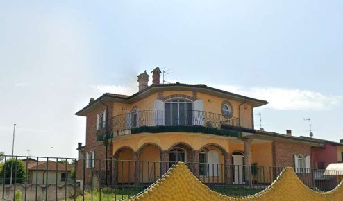 Foto Villa unifamiliare in Via Primo Ernesto Laudi, Sommo di 324 m²