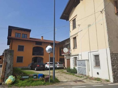 Foto Appartamento in Via Roma, Brebbia Centro di 113 m² con 4 locali