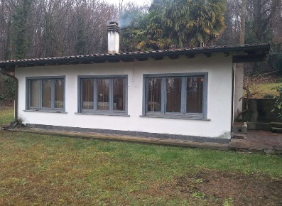Foto Case indipendenti in Via Roncaccio, Cocquio-Trevisago di 228 m²