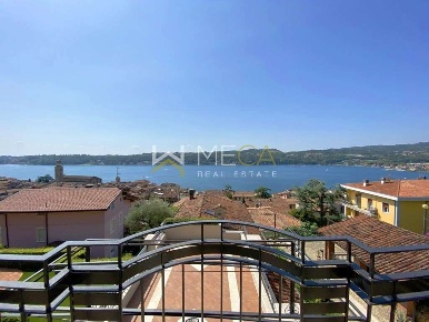 Foto Attico in Via Carla Mortari, Salò Centro di 170 m² con 5 locali