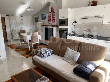 Foto Appartamento in Via Riccione 44, Vasto di 90 m² con 3 locali