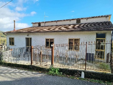 Foto Casa indipendente in Via Cerro, Santa Paolina Centro di 350 m²