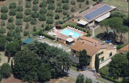 Foto Agriturismo a Cecina di 840 m² con 25 locali in vendita