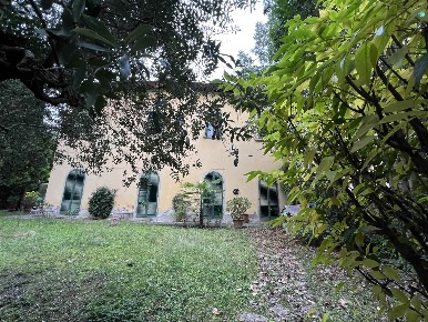 Foto Villa unifamiliare a Pistoia Sant'Agostino di 600 m² con 16 locali