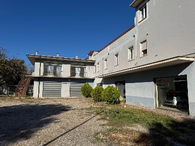 Foto Locale commerciale in via Grilli 15, Montefiascone Zepponami