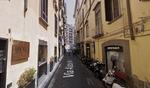 Foto Attività commerciale a Napoli Chiaia di 30 m² in vendita