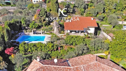 Foto Villa unifamiliare a Gargnano di 175 m² con 5 locali in vendita