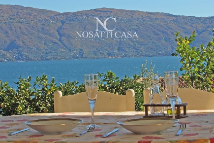 Foto Villa unifamiliare a Gargnano di 150 m² con 5 locali in vendita