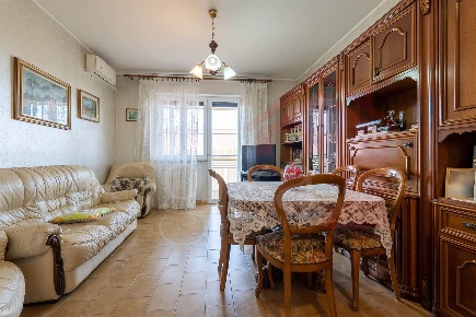 Foto Appartamento in Via dei Pini 5, Pieve Emanuele Centro di 100 m²