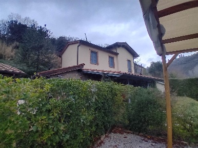 Foto Casa indipendente a Camaiore Camaiore Paese di 76 m² con 4 locali