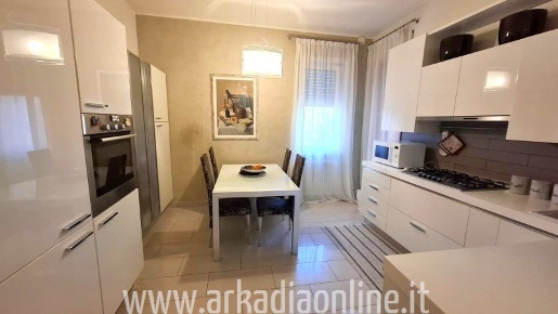 Foto Appartamento in VIA  MANFREDI N 104, Piacenza di 116 m² in vendita