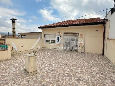 Foto Appartamento a Adrano di 65 m² con 4 locali in vendita
